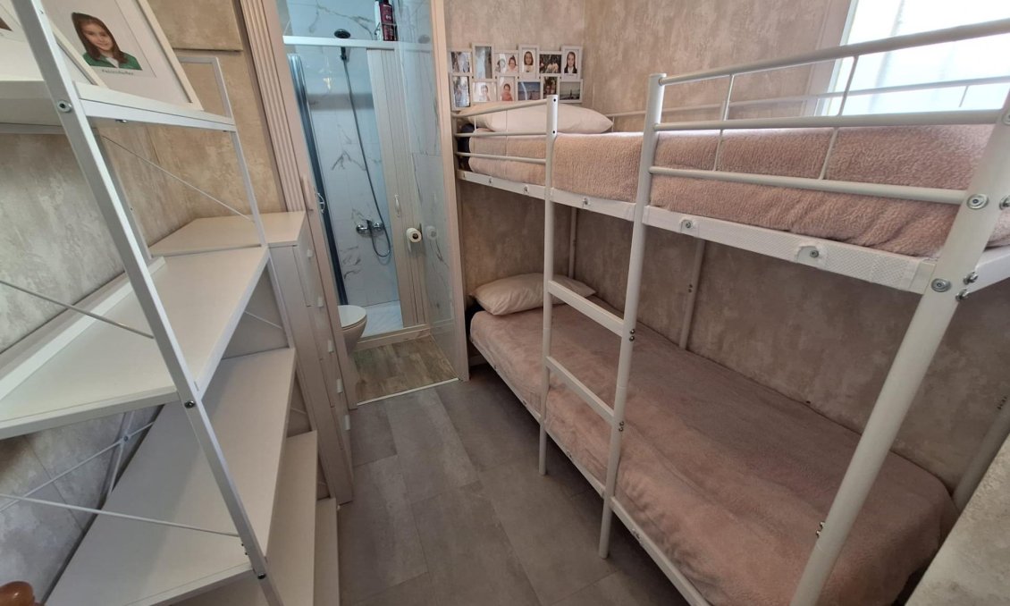 Revânzare - Apartament -
Torrevieja - Centro