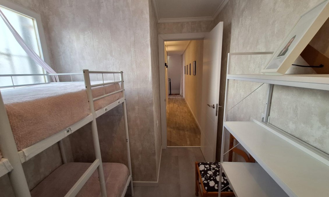 Revânzare - Apartament -
Torrevieja - Centro
