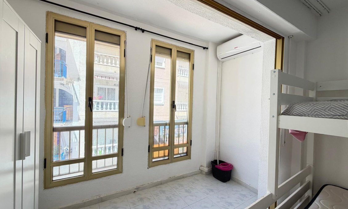 Resale - Apartment -
Torrevieja - Playa del Cura