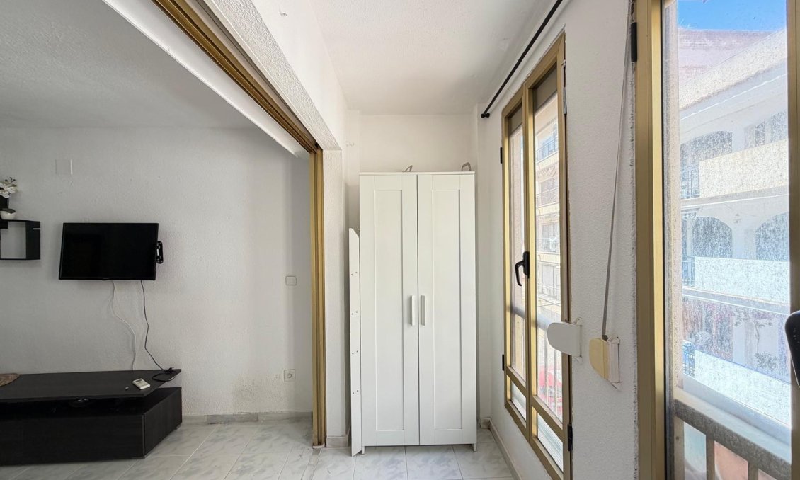 Resale - Apartment -
Torrevieja - Playa del Cura