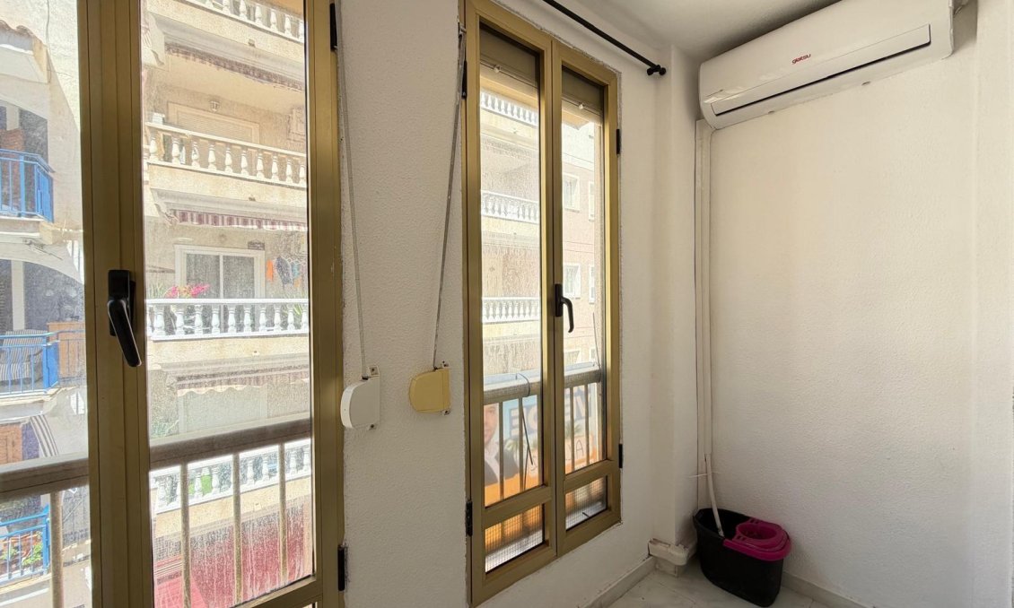 Resale - Apartment -
Torrevieja - Playa del Cura