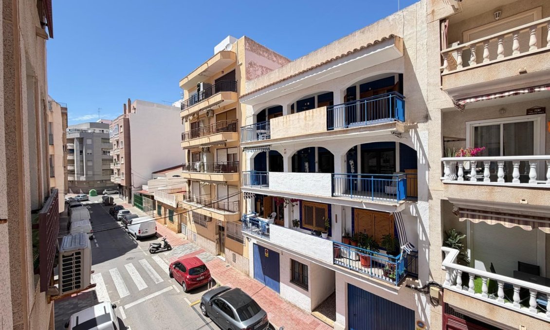 Resale - Apartment -
Torrevieja - Playa del Cura