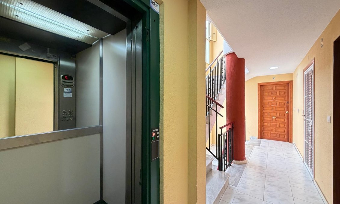 Resale - Apartment -
Torrevieja - Playa del Cura