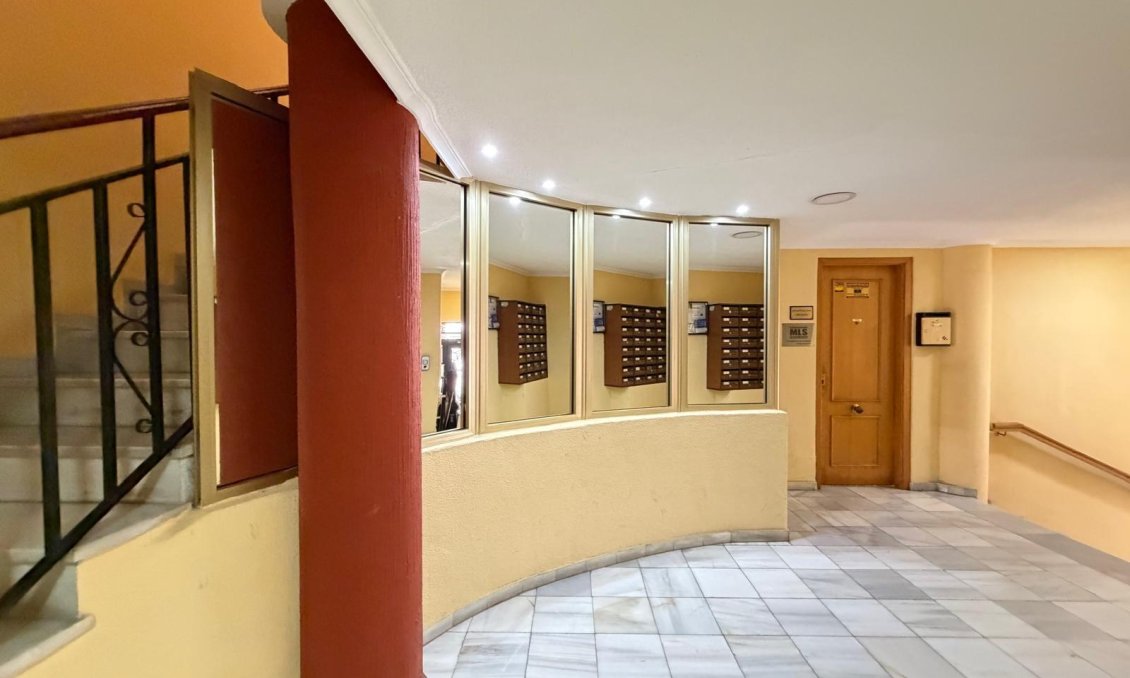 Resale - Apartment -
Torrevieja - Playa del Cura