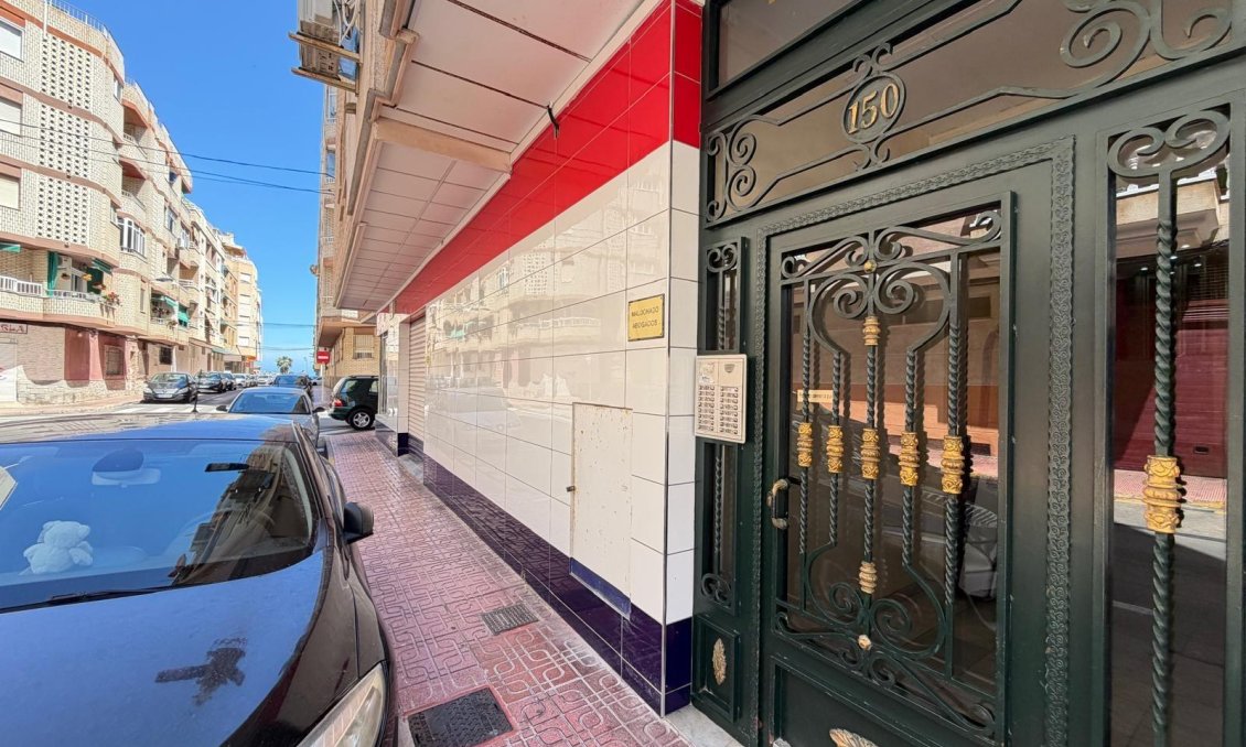 Resale - Apartment -
Torrevieja - Playa del Cura