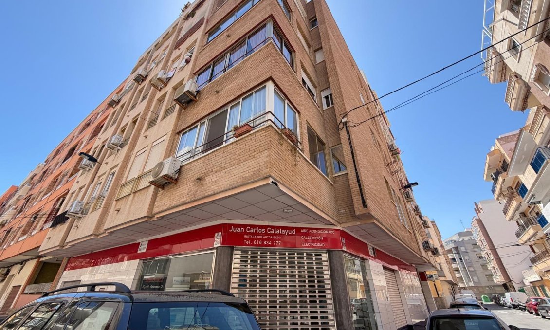 Resale - Apartment -
Torrevieja - Playa del Cura