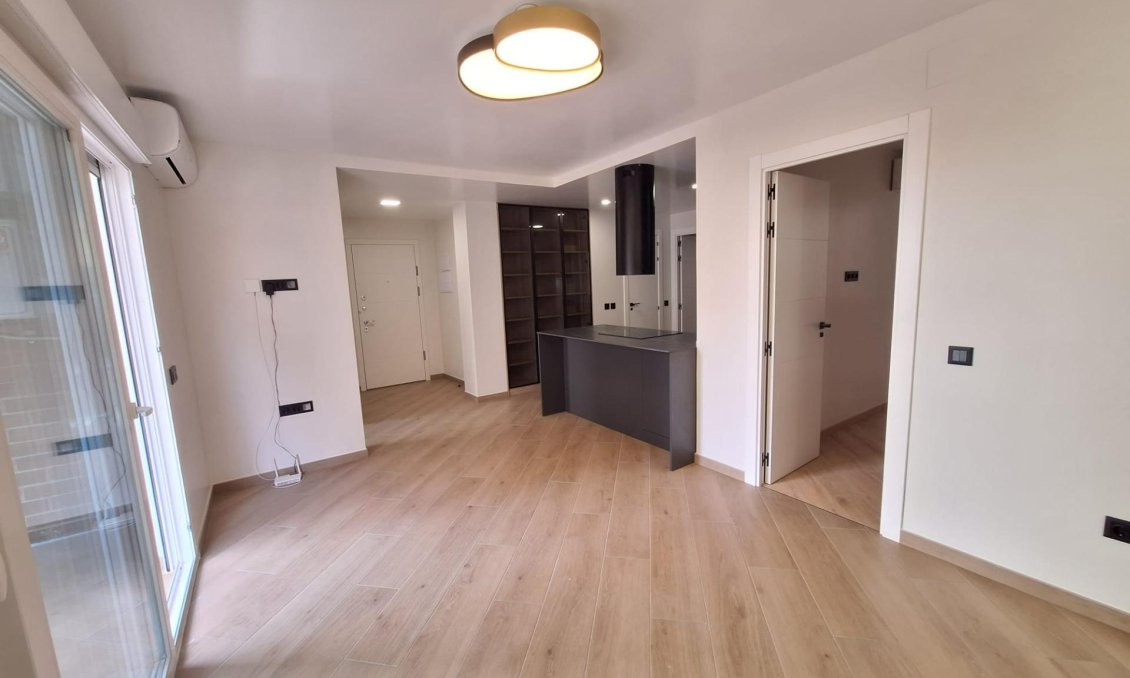 Revânzare - Apartament -
Torrevieja - Playa de los Locos