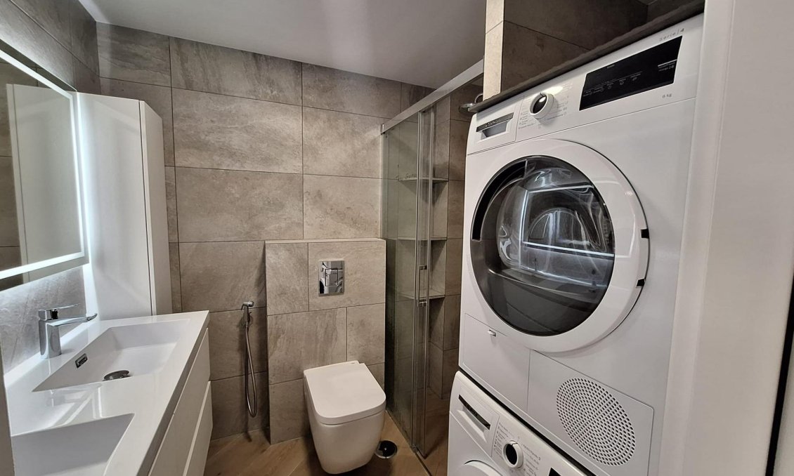 Revânzare - Apartament -
Torrevieja - Playa de los Locos