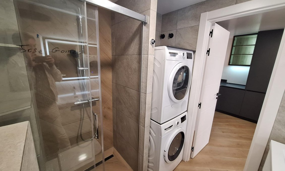 Revânzare - Apartament -
Torrevieja - Playa de los Locos