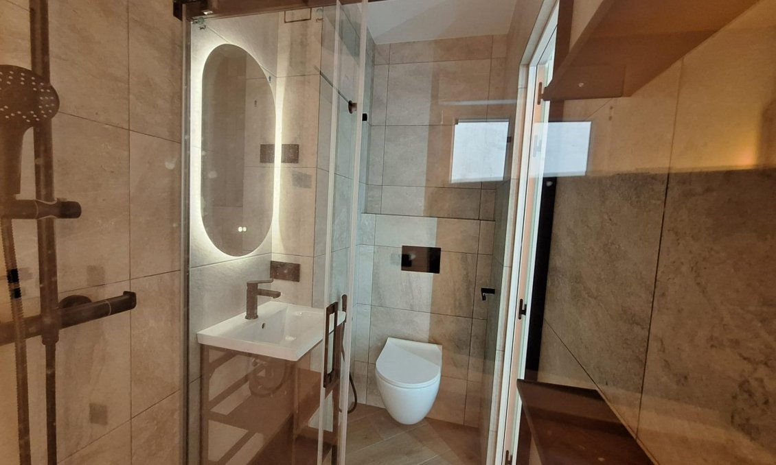 Revânzare - Apartament -
Torrevieja - Playa de los Locos