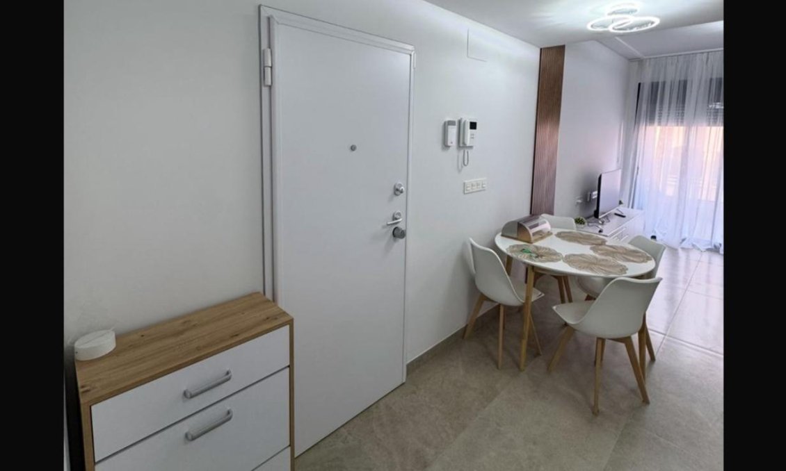 Resale - Apartment -
Torrevieja - Playa del Cura