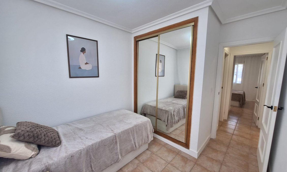 Revente - Bungalow -
Torrevieja - Sector 25