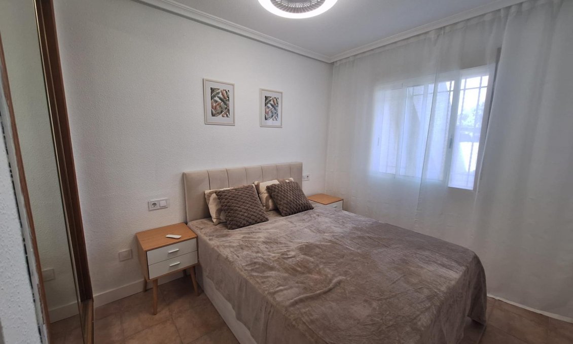 Revente - Bungalow -
Torrevieja - Sector 25