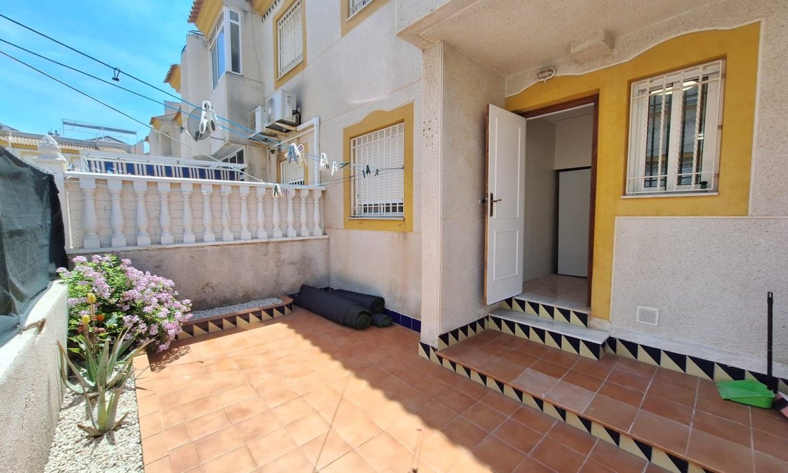 Revente - Bungalow -
Torrevieja - Sector 25