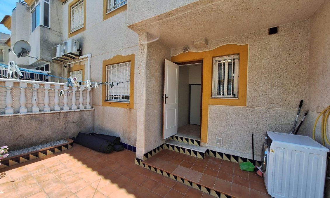 Revente - Bungalow -
Torrevieja - Sector 25