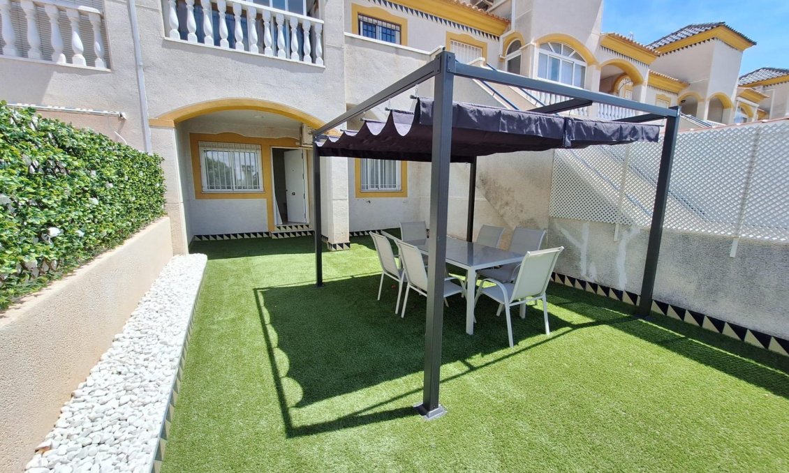 Revente - Bungalow -
Torrevieja - Sector 25