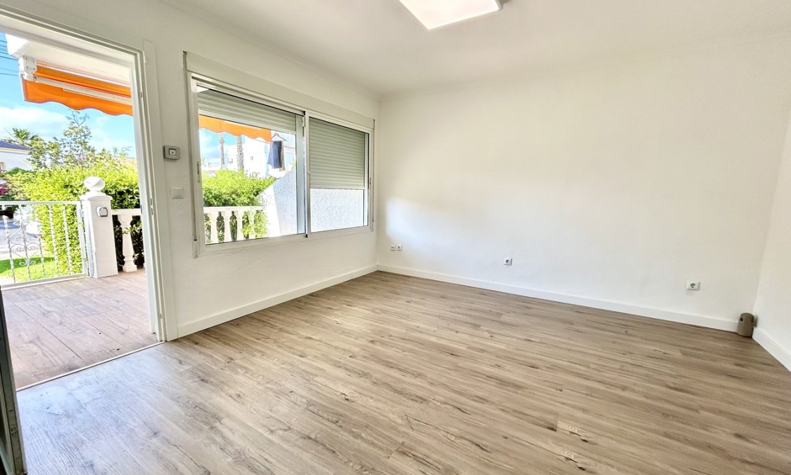 Revente - Appartement -
Villamartin - Costa Blanca