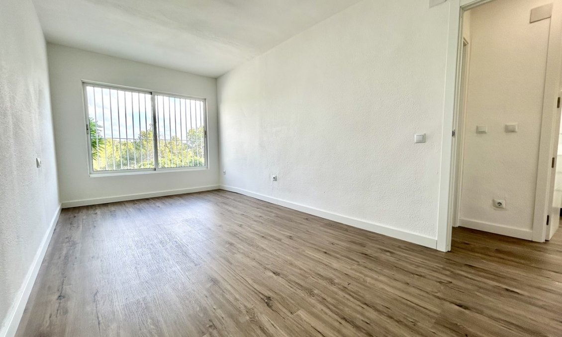 Revente - Appartement -
Villamartin - Costa Blanca
