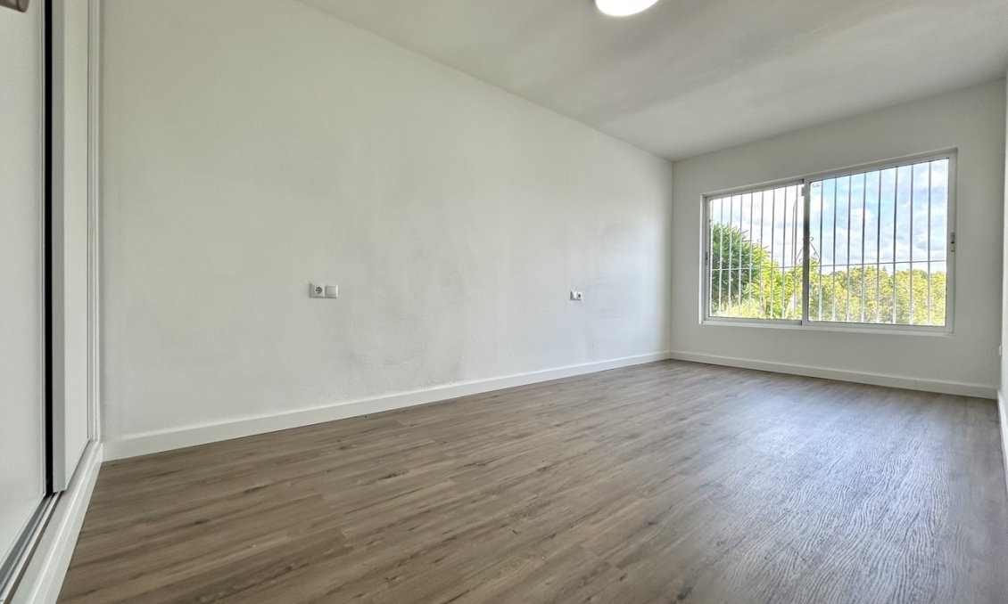 Revente - Appartement -
Villamartin - Costa Blanca