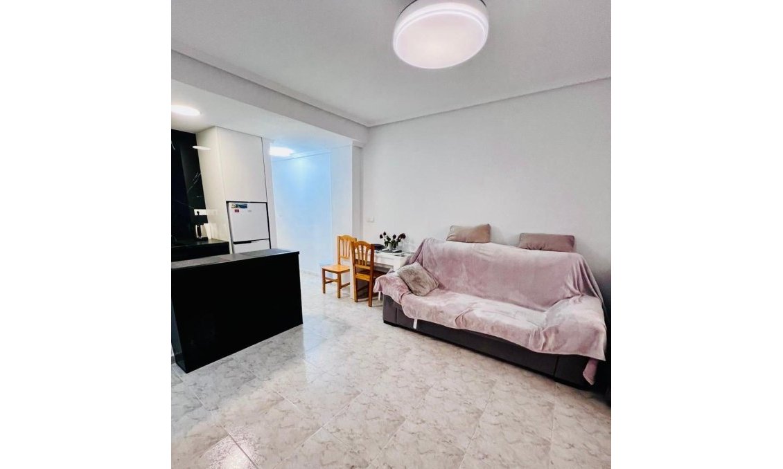 Revente - Appartement -
Torrevieja - Estacion De Autobuses