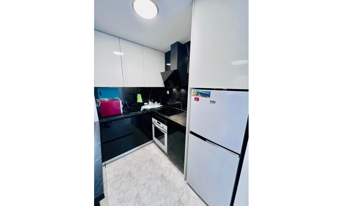 Revente - Appartement -
Torrevieja - Estacion De Autobuses