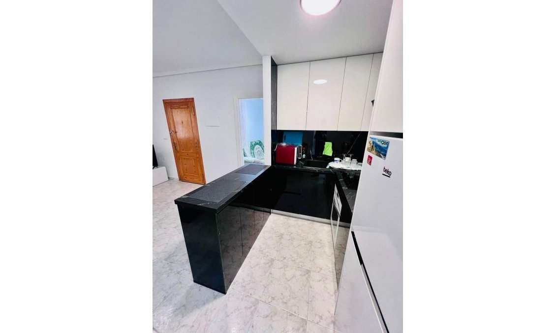Revente - Appartement -
Torrevieja - Estacion De Autobuses