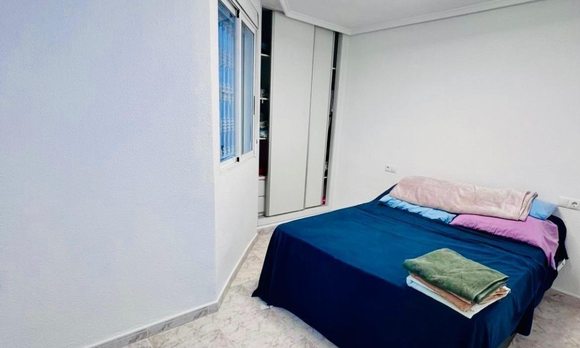 Revente - Appartement -
Torrevieja - Estacion De Autobuses