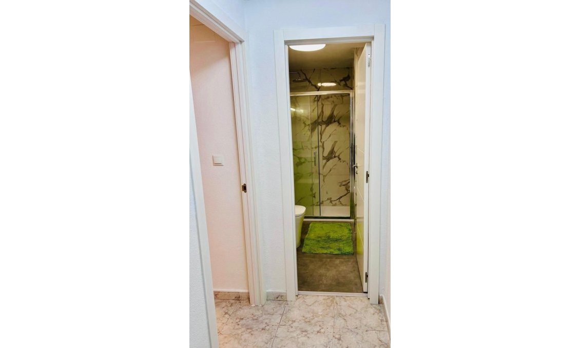 Revente - Appartement -
Torrevieja - Estacion De Autobuses