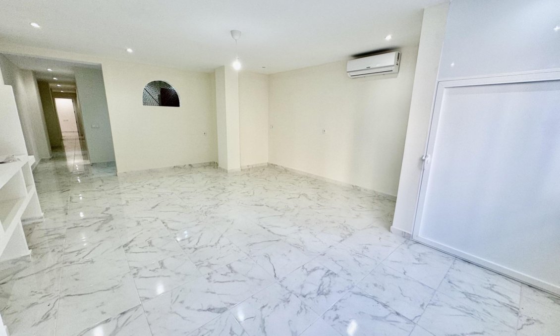 Wiederverkauf - Wohnung -
Torrevieja
