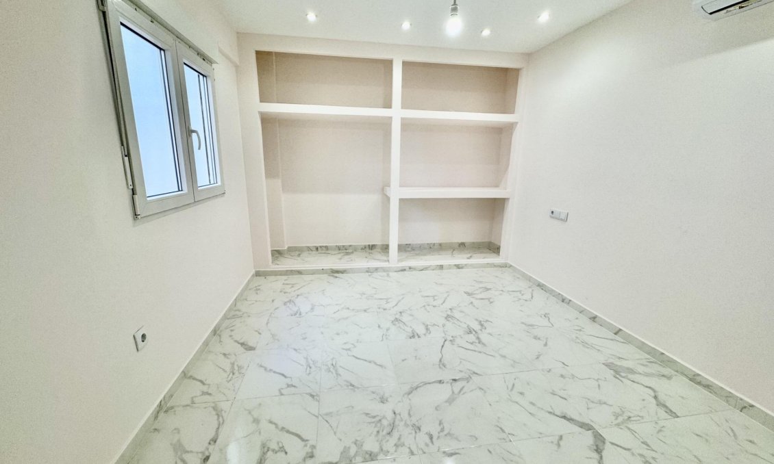 Wiederverkauf - Wohnung -
Torrevieja