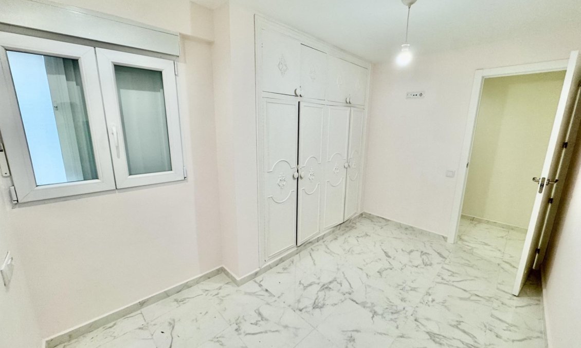 Wiederverkauf - Wohnung -
Torrevieja
