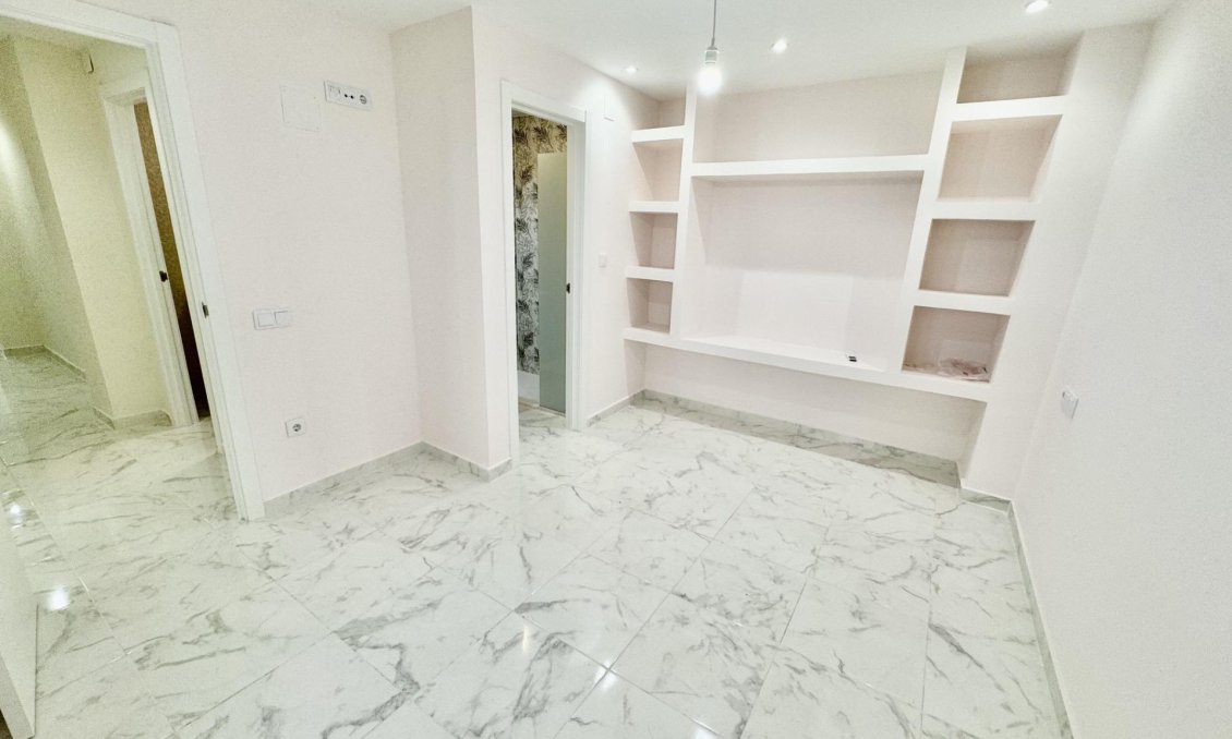 Wiederverkauf - Wohnung -
Torrevieja