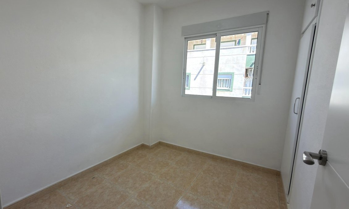 Revente - Appartement -
Torrevieja - Centro