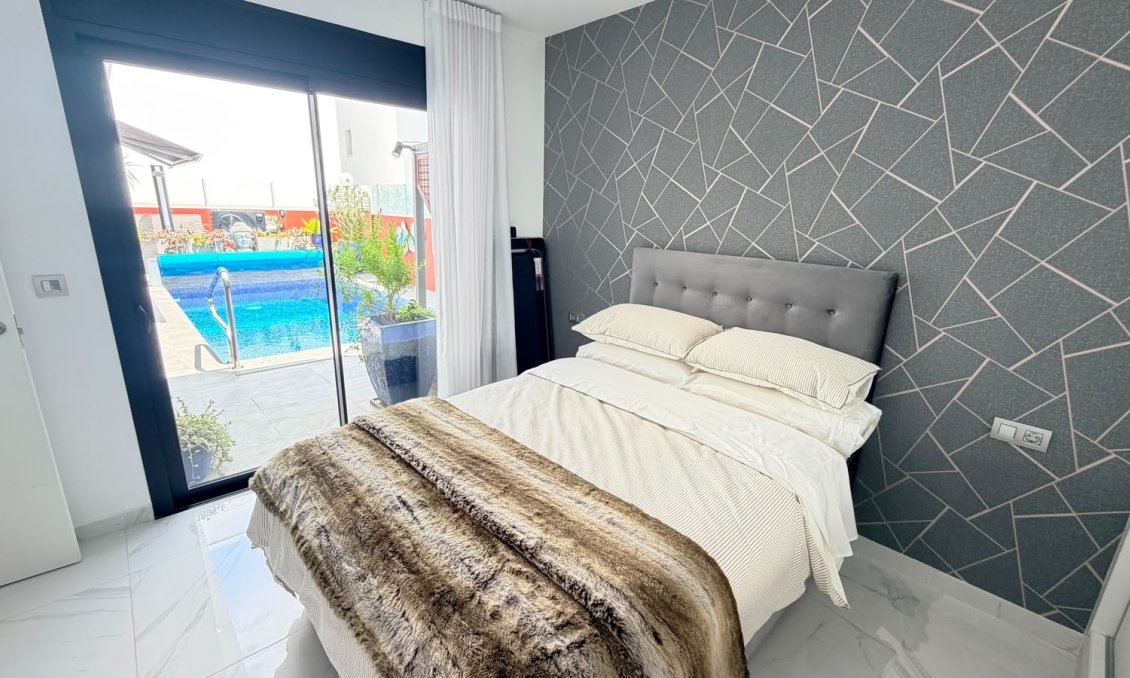 Revente - Villa -
Los Montesinos - Costa Blanca