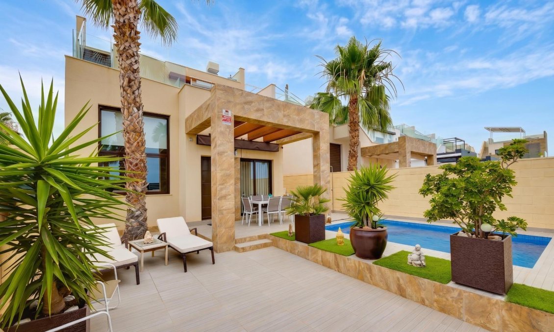 Revente - Villa -
Ciudad Quesada - Pueblo Bravo
