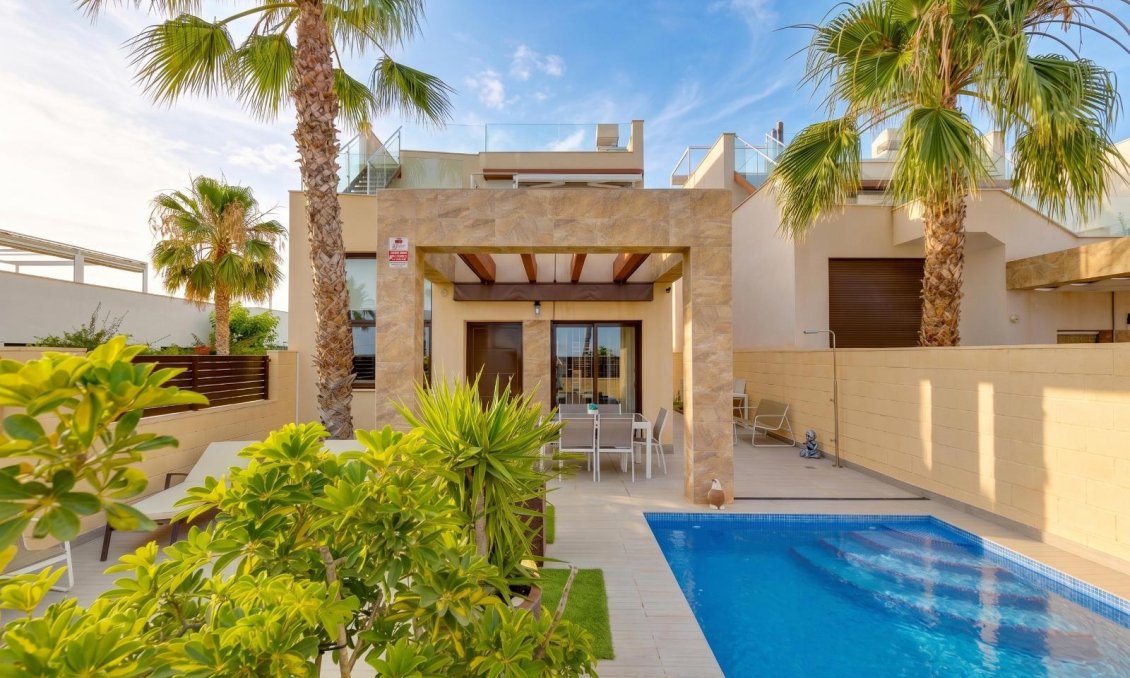 Revente - Villa -
Ciudad Quesada - Pueblo Bravo