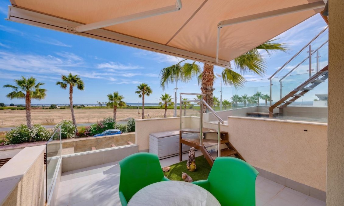 Revente - Villa -
Ciudad Quesada - Pueblo Bravo