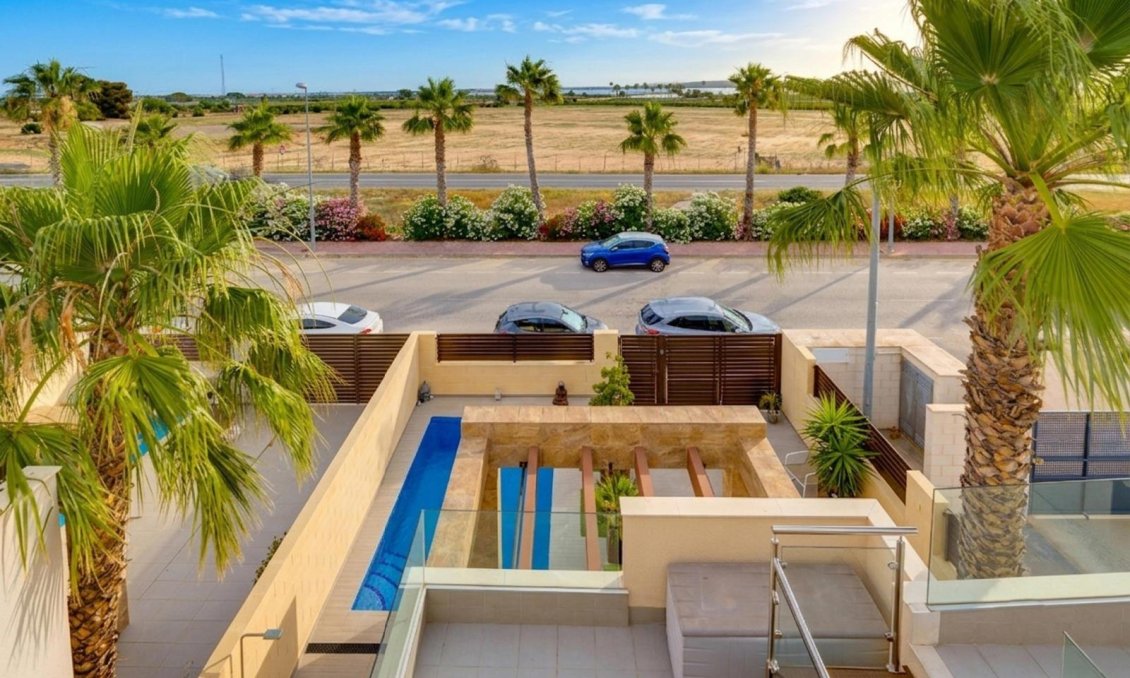 Revente - Villa -
Ciudad Quesada - Pueblo Bravo