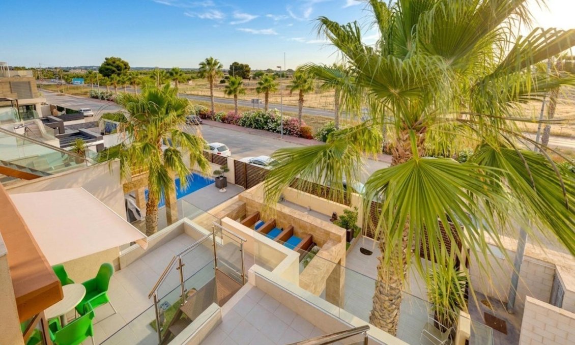 Revente - Villa -
Ciudad Quesada - Pueblo Bravo