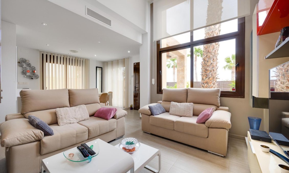 Revente - Villa -
Ciudad Quesada - Pueblo Bravo