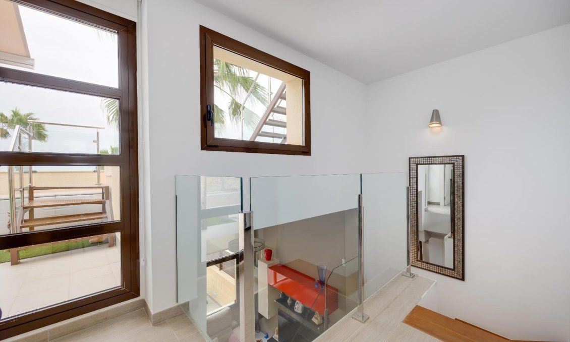 Revente - Villa -
Ciudad Quesada - Pueblo Bravo