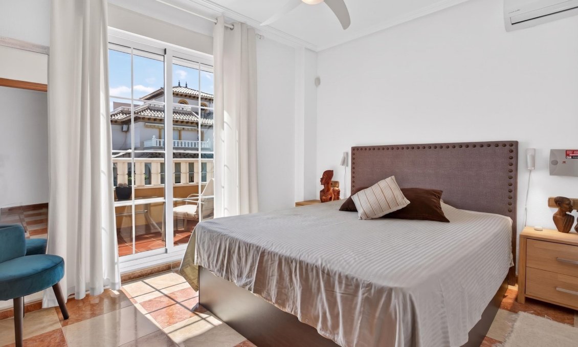 Revente - Villa -
Orihuela Costa - Costa Blanca