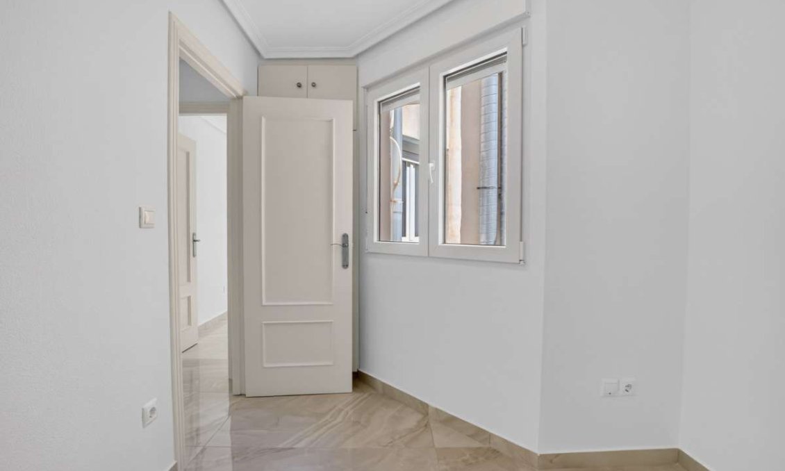 Revente - Appartement -
Torrevieja - Costa Blanca