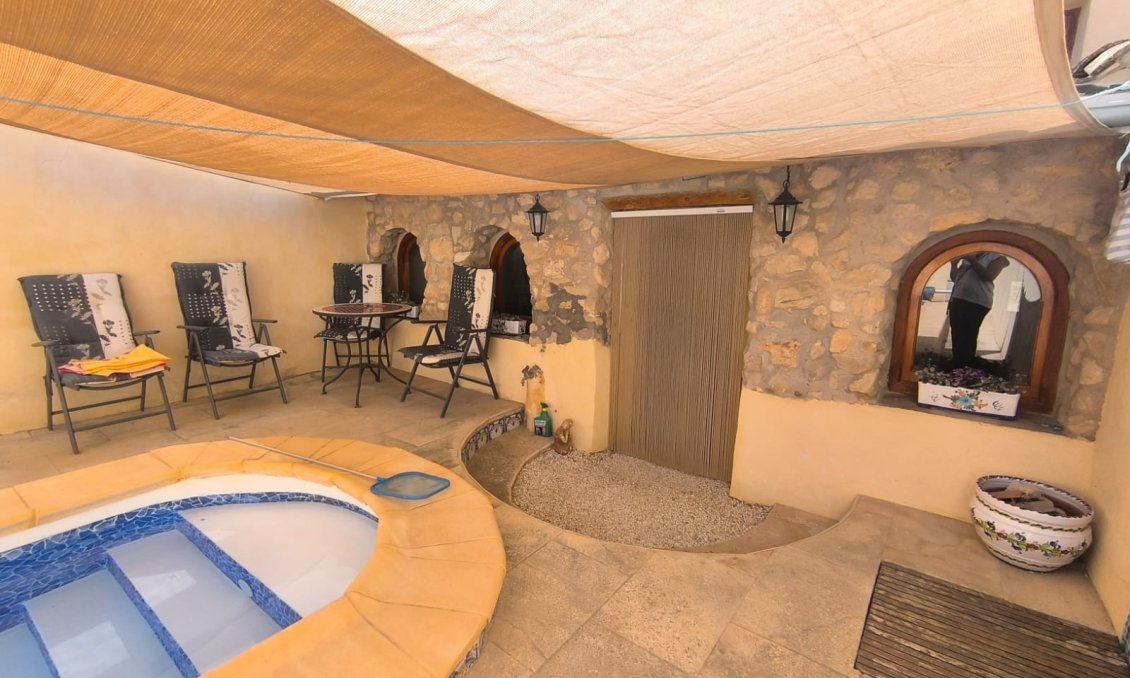 Revente - Villa -
Chinorlet - Inland