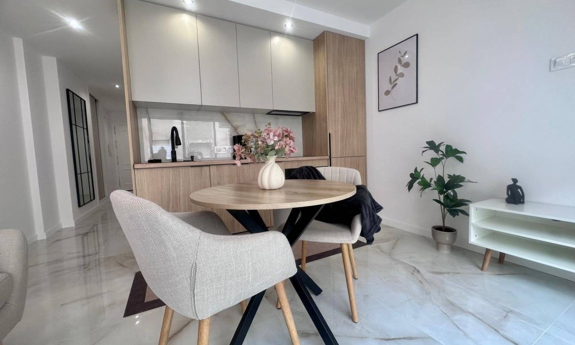 Revente - Appartement -
Torrevieja - Estacion De Autobuses