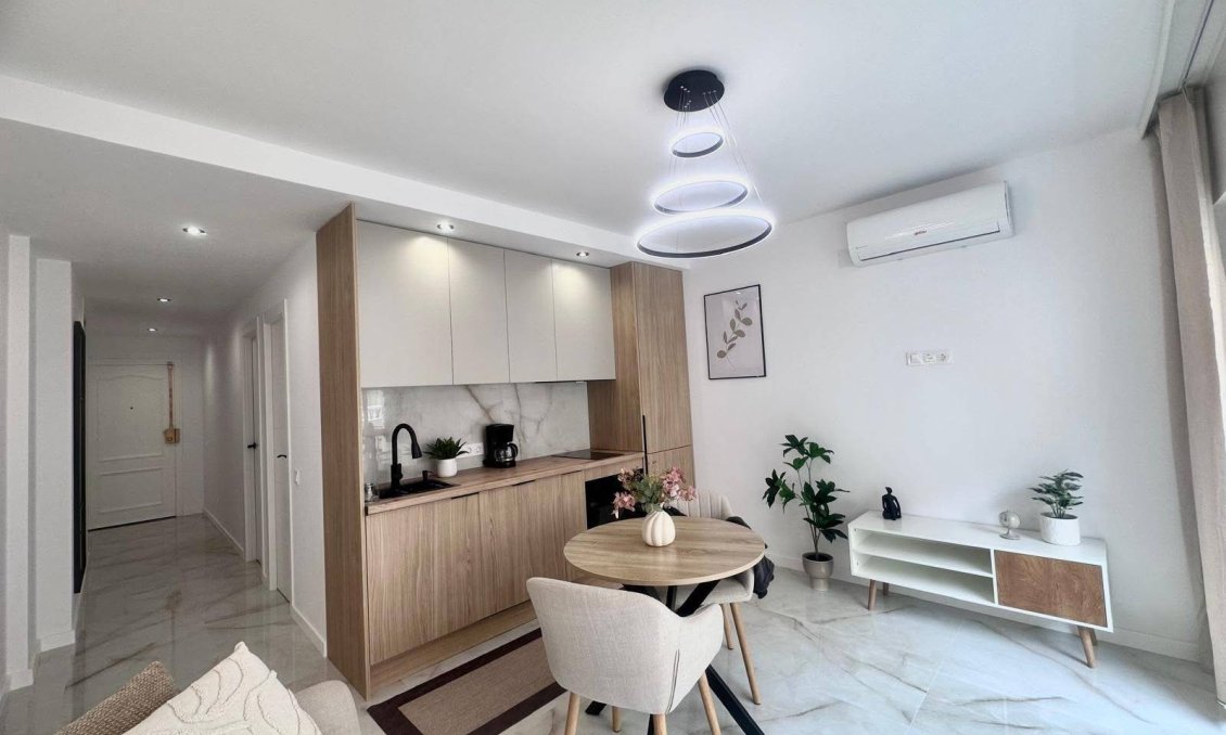 Revente - Appartement -
Torrevieja - Estacion De Autobuses