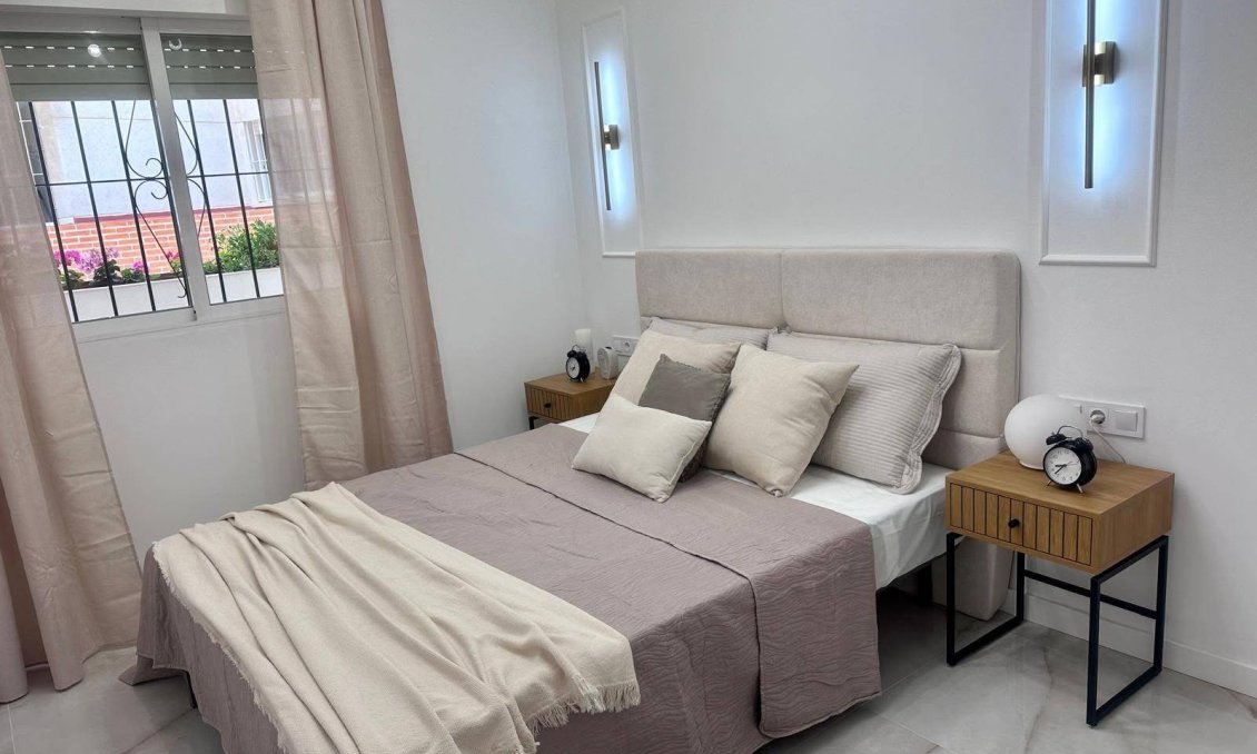 Revente - Appartement -
Torrevieja - Estacion De Autobuses