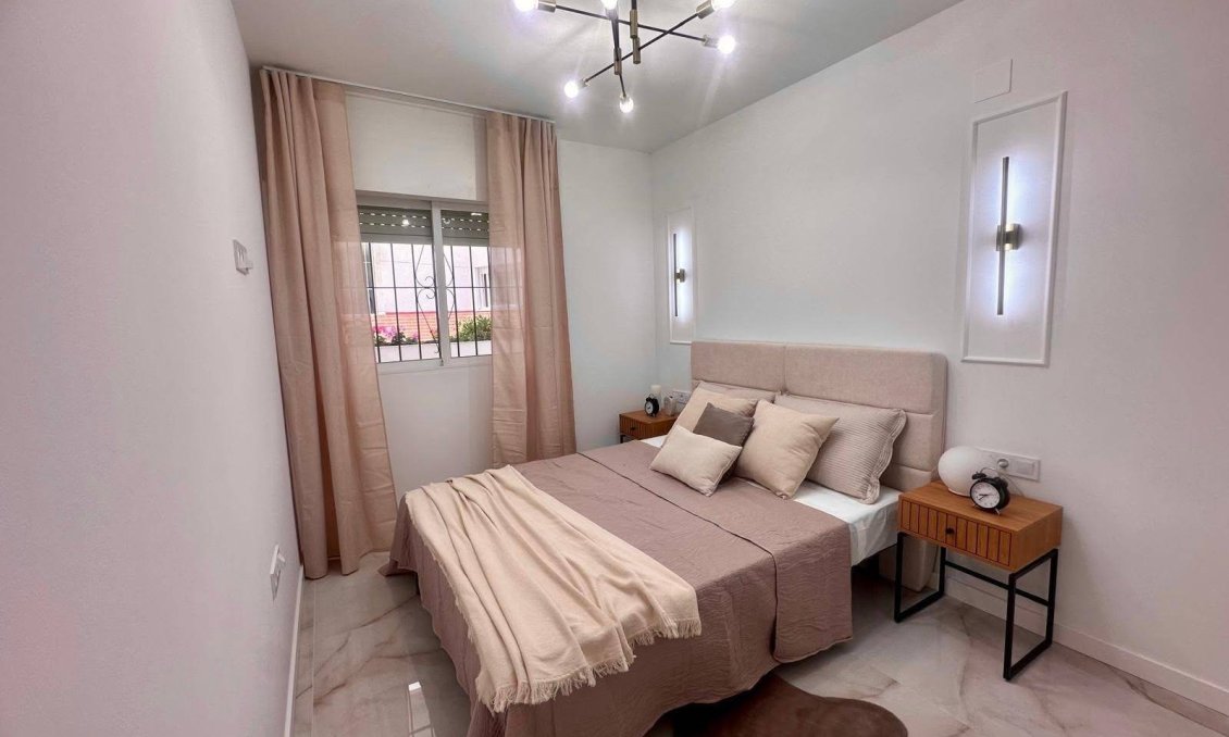 Revente - Appartement -
Torrevieja - Estacion De Autobuses