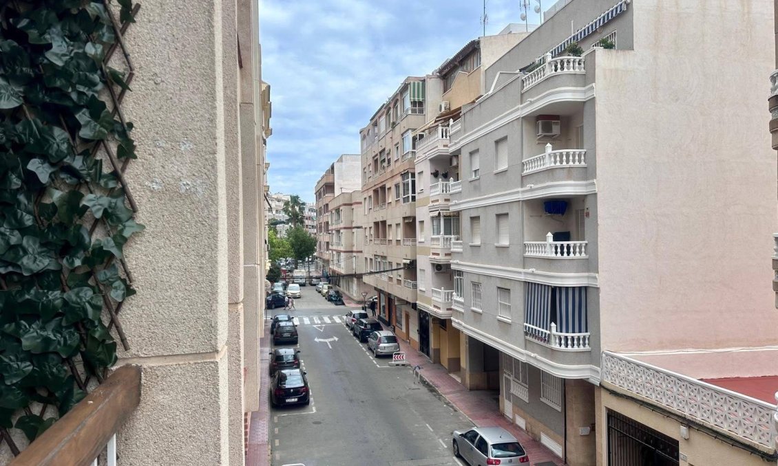 Revente - Appartement -
Torrevieja - Estacion De Autobuses