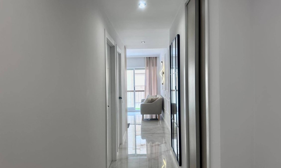 Revente - Appartement -
Torrevieja - Estacion De Autobuses